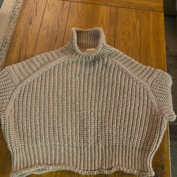 H&M Chunky Knit Beige Turtleneck Sweater - Picture 2 of 10